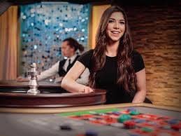Tim profesional 007n7 dalam pusat layanan pelanggan modern